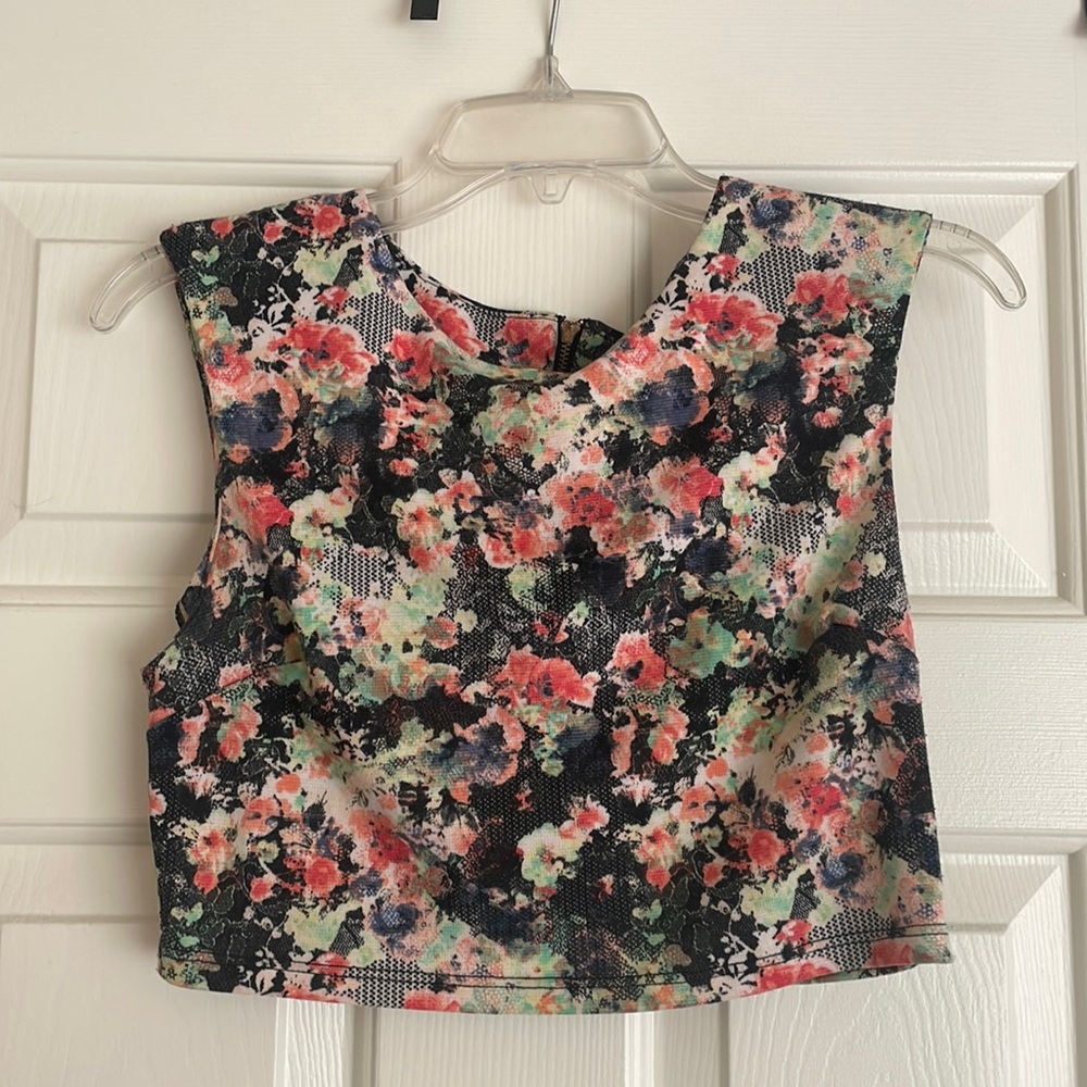 Floral fitted top 🌺